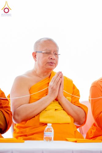 ภาพ No.135462:พิธีเจริญพระพุทธมนต์สมโภช แก้วบรมจักรพรรดิรัตนอนันต์ สถาปนาอาคารปฏิบัติธรรม แก้วธรรมชัยรัตนอนันต์ บูชาธรรมเนื่องในโอกาสอายุวัฒนมงคล 80 ปี หลวงพ่อธัมมชโย (22 เมษายน พ.ศ. 2567) วันพุธที่ 3 เมษายน พ.ศ. 2567 ณ วัดพระธรรมกายเทนเนสซี ประเทศสหรัฐอเมริกา