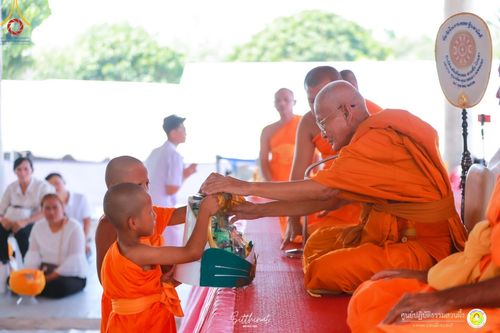 ภาพ No.135655:พิธีขอขมารับผ้าไตร , พิธีบรรพชา ในโครงการบรรพชาสามเณร ฟื้นฟูพระพุทธศาสนาทั่วไทย  ณ ศูนย์ปฏิบัติธรรมสวนผึ้ง จ.ราชบุรี วันที่ 4 เมษายน พ.ศ. 2567