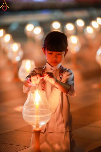 ภาพ No.125007:พิธีเวียนประทักษิณและจุดมาฆประทีป (ชุดที่ 2) ในวันมาฆบูชา เสาร์ที่ 24 กุมภาพันธ์ พ.ศ. 2567 ณ พระมหาธรรมกายเจดีย์ วัดพระธรรมกาย