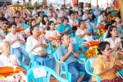 ภาพ No.170726:พิธีทอดกฐิน ณ วัดมงคลพุการาม ปทุมธานี ในโครงการกฐินสามัคคีทั่วไทย 30,000 วัด บูชาธรรม 80 ปี หลวงพ่อธัมมชโย โดยคณะศิษยานุศิษย์วัดพระธรรมกาย วันที่ 27 ตุลาคม พ.ศ. 2567