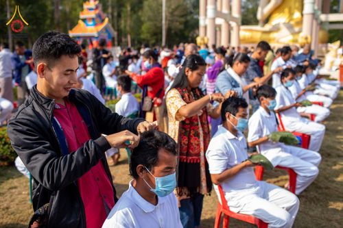 ภาพ No.75754:พิธีตัดปอยผม และ ปลงผมนาคธรรมทายาท ในโครงการบรรพชาสามเณรหมู่ครั้งที่ 3 วันที่ 9 กุมภาพันธ์ พ.ศ. 2566 ณ วัดเบงกาลี เมืองคากาจารี ประเทศบังกลาเทศ