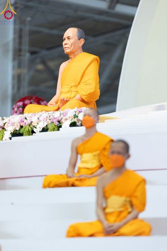 ภาพ No.99719:พิธีปฏิบัติธรรมและพิธีบูชาข้าวพระ ในวันอาทิตย์ต้นเดือนที่ 3 ธันวาคม พ.ศ. 2566 ณ สภาธรรมกายสากล วัดพระธรรมกาย จ.ปทุมธานี