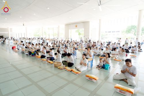 ภาพ No.253525:วันอังคารที่ 7 ตุลาคม พ.ศ.2568 (วันพระ ขึ้น 15 ค่ำ เดือน 11) พิธีบุพเปตพลี ครั้งที่ 171 ร่วมอุทิศบุญแด่หมู่ญาติที่ล่วงลับไปแล้ว และสืบทอดอายุพระพุทธศาสนา ณ หอฉันคุณยายอาจารย์ฯ วัดพระธรรมกาย