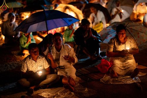 ภาพ No.141039:PhotoStory มหาศรัทธา ธรรมยาตราศรีลังกา EP.6 พิธีจุดวิสาขประทีป 6 วัด ถวายเป็น พุทธบูชา  โครงการสยาม-ลังกา ธรรมยาตรา  ฉลองเทศกาลวิสาขบูชาแห่งชาติ ศรีลังกา  บูชาธรรม 80 ปี หลวงพ่อธัมมชโย วันที่ 16 พฤษภาคม พ.ศ. 2567