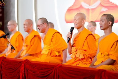 ภาพ No.271470:วันอาทิตย์ที่ 26 ตุลาคม พ.ศ. 2568 พิธีทอดกฐินครบรอบ 30 ปี  วัดพระธรรมกายไทเป และพิธีถวายมหาสังฆทาน 83 รูป  บูชาธรรม 81 ปี หลวงพ่อธัมมชโย