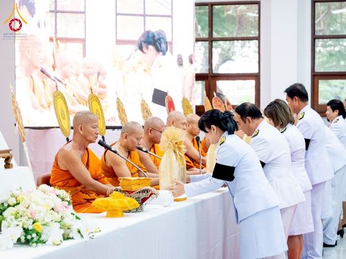 ภาพ No.276008:วันที่ 5 ธันวาคม พ.ศ. 2568 พสกนิกรอำเภอคลองหลวง พร้อมใจบำเพ็ญกุศลอุทิศถวาย “ในหลวงรัชกาลที่ 9” น้อมรำลึกในพระมหากรุณาธิคุณ เนื่องในวันคล้ายวันพระบรมราชสมภพ วันชาติ และวันพ่อแห่งชาติ ณ อาคารปลูกศรัทธา 2 วัดพระธรรมกาย อำเภอคลองหลวง จังหวัดปทุมธานี