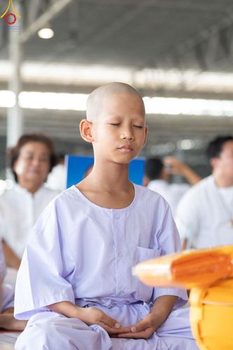 ภาพ No.133899:พิธีขอขมามอบผ้าไตร โครงการบรรพชาสามเณร ศูนย์อบรมวัดพระธรรมกาย ณ วัดพระธรรมกาย วันเสาร์ที่ 6 เมษายน พ.ศ. 2567