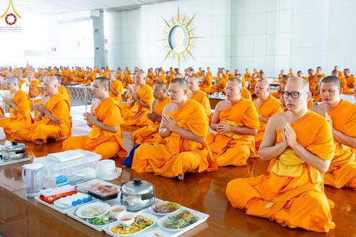 ภาพ No.184781:พิธีถวายภัตตาหารเมนูสวรรค์ "เพื่อการบรรลุธรรม" เนื่องในวาระอายุวัฒนมงคล 84 ปี หลวงพ่อทัตตชีโว วันเสาร์ที่ 21 ธันวาคม พ.ศ. 2567 ณ หอฉันคุณยายอาจารย์ฯ วัดพระธรรมกาย