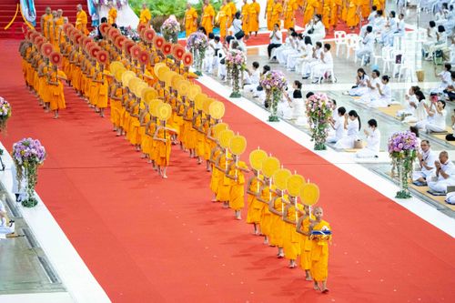 ภาพ No.237432:วันอาทิตย์ที่ 10 สิงหาคม พ.ศ.2568 พิธีมอบใบประกาศเกียรติคุณ โครงการสอบบาลี "ฉลองแชมป์" บูชาธรรม 80 ปี หลวงพ่อธัมมชโย ประจำปี 2568 และ พิธีมอบดวงแก้วสามเณรทรงบาลีไวยากรณ์ ณ สภาธรรมกายสากล วัดพระธรรมกาย ปทุมธานี