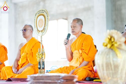 ภาพ No.173274:พิธีทอดกฐินต่างประเทศ ในนามหลวงพ่อธัมมชโย ณ วัดสิริวิเวก เพื่อถวายที่ดินส่วนขยาย 200 ไร่ แขวงจำปาสัก สปป. ลาว วันพุธที่ 30 ตุลาคม พ.ศ. 2567