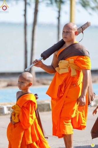 ภาพ No.222140:วันที่ 26-27 เมษายน พ.ศ. 2568 ศูนย์ปฏิบัติธรรมสวนผึ้ง ร่วมกับ ธุดงค์คสถานประจวบคีรีขันธ์ และวัดอ่าวน้อย  จัดกิจกรรมเดินธรรมยาตรา ตักบาตรข้าวสารอาหารแห้ง และจุดประทีปถวายเป็นพุทธบูชา ณ วัดอ่าวน้อย จ.ประจวบคีรีขันธ์