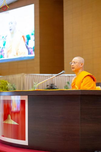 ภาพ No.212597:วันพฤหัสบดีที่ 20 มีนาคม พ.ศ. 2568 การประชุม 3 อาศรม วัดพระธรรมกาย เพื่องาน 22 เมษายน วันคุ้มครองโลก ถวายมหาสังฆทาน 40,000 กว่าวัดทั่วประเทศ