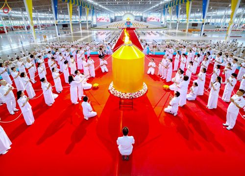 ภาพ No.240194:วันอาทิตย์ที่ 24 สิงหาคม พ.ศ. 2568 งานบุญวันอาทิตย์ พิธีจุดเทียนใจ ไฟนิรันด์ อนันตชัย ณ วัดพระธรรมกาย จ.ปทุมธานี