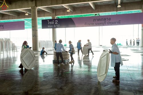 ภาพ No.220767:วันที่ 24-25 เมษายน พ.ศ. 2568 การเก็บงาน ผ้ารับประเคน ผ้าระบาย โต๊ะ เก้าอี้  ภายหลังงานวันคุ้มครองโลก ณ วัดพระธรรมกาย