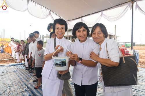 ภาพ No.100426:พิธีทอดกฐินสามัคคี และพิธีเทฐานรากอาคาร สร้างโรงทานหมู่บ้านปฎิบัติธรรม ณ ศูนย์อบรมเยาวชนปัตตานี วันที่ 26 พฤศจิกายน พ.ศ. 2566