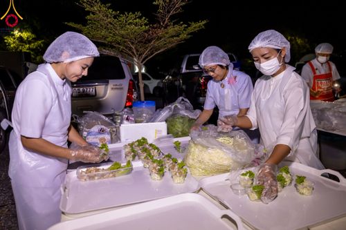 ภาพ No.115628:พิธีถวายภัตตาหารเป็นสังฆทาน แด่คณะพระธรรมยาตรา ปีที่ 12 วันที่ 20 มกราคม พ.ศ. 2567 ณ วัดโบสถ์(บน) บางคูเวียง จ.นนทบุรี