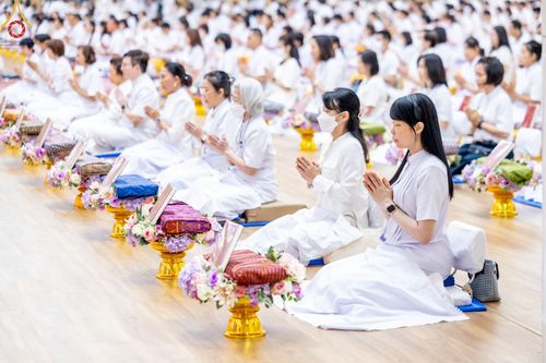 ภาพ No.138793:พิธีถวายกองทุนสนับสนุน การสร้างพระไตรปิฎกฉบับธรรมชัย และอนุรักษ์คัมภีร์ใบลาน น้อมบูชาธรรมหลวงพ่อธัมมชโย 80 ปี ณ ห้องแก้วสารพัดนึก 2 วัดพระธรรมกาย วันเสาร์ที่ 1 มิถุนายน พศ. 2567