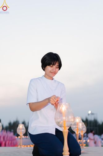 ภาพ No.200599:พิธีจุดประทีปถวายเป็นพุทธบูชา และบูชาธรรมมหาปูชนียาจารย์ ณ อนุสรณ์สถานบางปลา วัดบางปลา อำเภอบางเลน จังหวัดนครปฐม ในโครงการธรรมยาตรา กตัญญูบูชา มหาปูชนียาจารย์ พระมงคลเทพมุนี(สด จนฺทสโร) พระผู้ปราบมาร อนุสรณ์สถาน 7 แห่ง ปีที่ 13 วันที่ 23 มกราคม พ.ศ. 2568