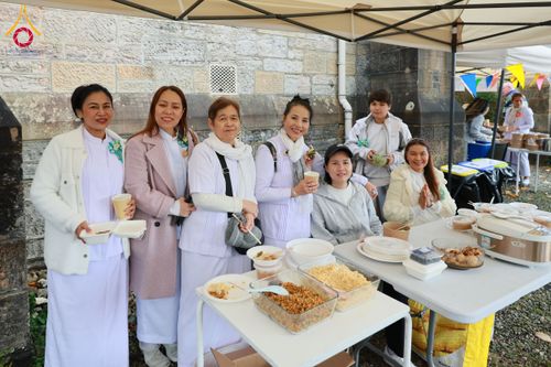 ภาพ No.172161:พิธีทอดกฐิน วัดพระธรรมกายสก็อตแลนด์ บูชาธรรม 80 ปี หลวงพ่อธัมมชโย โดยคณะศิษยานุศิษย์วัดพระธรรมกาย วันที่ 25 ตุลาคม พ.ศ. 2567