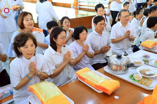 ภาพ No.217119:วันเสาร์ที่ 12 เมษายน พ.ศ. 2568 พิธีบุพเปตพลี ครั้งที่ 162 ร่วมอุทิศบุญแด่หมู่ญาติที่ล่วงลับไปแล้ว และพิธีถวายภัตตาหารเมนูสวรรค์ ณ หอฉันคุณยายอาจารย์ฯ วัดพระธรรมกาย