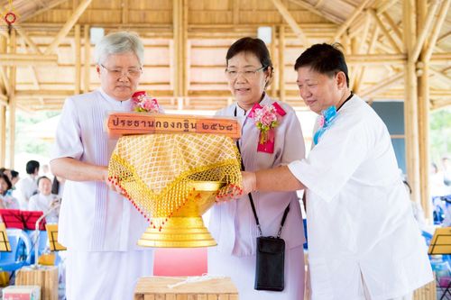 ภาพ No.263183:วันที่ 18 ตุลาคม พ.ศ. 2568 พิธีทอดกฐินสามัคคีเพื่อซื้อที่ดิน  สร้างอาคารครัวและโรงอาหาร  ห้องน้ำพร้อมโรงซักตากชาย-หญิง  และพิธีทอดกฐินสามัคคีทั่วไทย 30,000 วัด  ศูนย์ปฏิบัติธรรมนานาชาติทุ่งแสงธรรม  (Moonastery Meditation Center) ต.แสงอรุณ อ.ทับสะแก จ.ประ