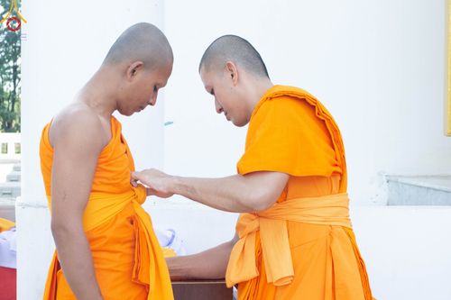 ภาพ No.101067:พิธีบรรพชาธรรมทายาท ในโครงการอุปสมบทบูชาธรรม มหาปูชนียาจารย์ พ.ศ. 2566 ณ วัดหนองไผ่ล้อม จ.ปราจีนบุรี วันที่ 2 ธันวาคม พ.ศ. 2566