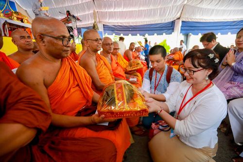 ภาพ No.142512:พิธีถวายมหาสังฆทานพระนานาชาติ 100 รูป ณ วัดนาคทีปะ ราชมหาวิหาร  เกาะนาคทีปะ คาบสมุทร จัฟฟ์น่า จังหวัดเหนือ ประเทศศรีลังกา  วันเสาร์ที่ 22 มิถุนายน พ.ศ. 2567