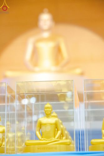 ภาพ No.159469:สัมมนาพิเศษและพิธีมอบองค์พระธรรมกาย 2,000 องค์ ณ ห้องแก้วสารพัดนึก 1 วัดพระธรรมกาย วันอาทิตย์ต้นเดือนที่ 6 ตุลาคม พ.ศ. 2567