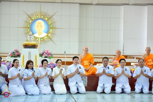 ภาพ No.267553:วันที่ 7 พฤศจิกายน พ.ศ. 2568 พสกนิกรอำเภอคลองหลวง รวมใจบำเพ็ญกุศลปัณรสมวาร (15 วัน) อุทิศถวายเป็นพระราชกุศลแด่ “สมเด็จพระพันปีหลวง” ณ วัดพระธรรมกาย