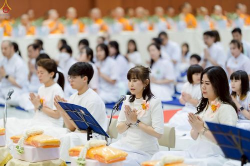 ภาพ No.228210:วันอาทิตย์ที่ 1 มิถุนายน พ.ศ.2568 พิธีถวายมหาสังฆทานพระ 100 รูป สโมสรซุปเปอร์คิดส์ ปีที่ 6 ณ ห้อง SPD 8 สภาธรรมกายสากล วัดพระธรรมกาย