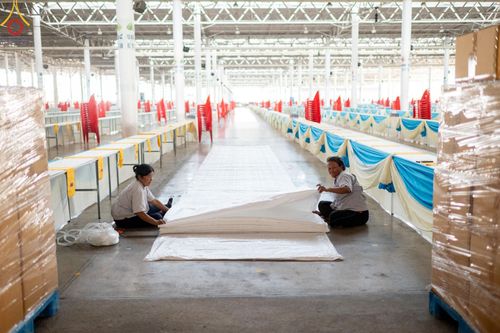 ภาพ No.60823:V.37 ยิ่งกว่าดี เพื่อ 80 ปีของพ่อ ภาพการเตรียมงานของหน่วยงานต่างๆ เพื่อพิธีฉลองอายุวัฒนมงคล 80 ปี หลวงพ่อธัมมชโย และรับถวายมหาสังฆทาน 10,000 กว่าวัดทั่วประเทศ ในวันคุ้มครองโลก วันจันทร์ที่ 22 เมษายน พ.ศ. 2567