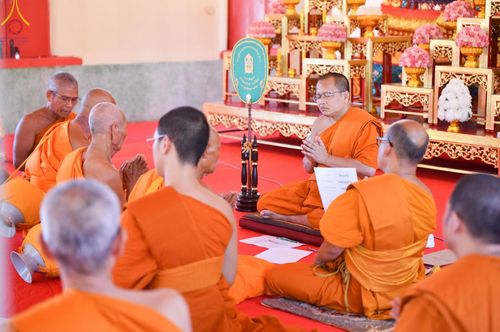 ภาพ No.184508:พิธีขอขมา มอบบาตรผ้าไตร บรรพชา อุปสมบท  ในโครงการอุปสมบทบูชาธรรมมหาปูชนียาจารย์ ณ วัดกลางพระอารามหลวง อ.เมืองบุรีรัมย์ จ.บุรีรัมย์ วันศุกร์ที่ 6 ธันวาคม พ.ศ. 2567