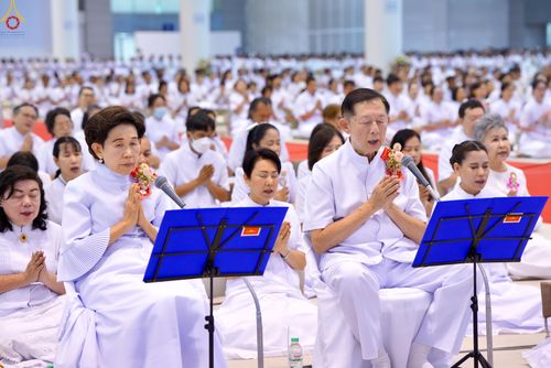 ภาพ No.323644:วันที่ 22 เมษายน พ.ศ.2569(วันคุ้มครองโลก) งานถวายมหาสังฆทาน 40,000 กว่าวัดทั่วประเทศ พิธีภาคสาย ปฏิบัติธรรม ,  พิธีมอบปัจจัยช่วยเหลือครู 4 จังหวัดชายแดนภาคใต้