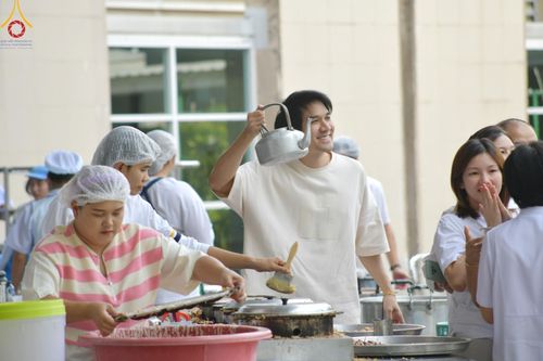 ภาพ No.186859:พิธีถวายภัตตาหารเมนูสวรรค์ "เพื่อการบรรลุธรรม" วันเสาร์ที่ 28 ธันวาคม พ.ศ.2567 ณ หอฉันคุณยายอาจารย์ฯ วัดพระธรรมกาย