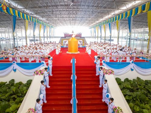 ภาพ No.90489:พิธีปฏิบัติธรรม และพิธีจุดเทียนใจ ไฟนิรันดร์ อนันตชัย วันอาทิตย์ที่ 15 ตุลาคม พ.ศ. 2566 ณ สภาธรรมกายสากล วัดพระธรรมกาย