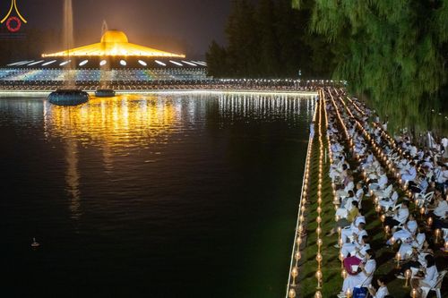 ภาพ No.170290:พิธีลอยกระทงธรรม ณ สระเศรษฐีทะเลบุญ มหาวิหารพระมงคลเทพมุนีฯ วัดพระธรรมกาย วันศุกร์ที่ 15 พฤศจิกายน พ.ศ.2567 (วันเพ็ญ 15 ค่ำ เดือน 12)