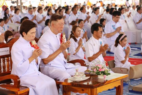 ภาพ No.91391:พิธีทอดผ้าป่ายกยอดดอกบัวสิริปทุมทิพย์  ประดิษฐาน ณ ปทุมเจดีย์  (เจดีย์พระพุทธเจ้า ๕ พระองค์) ณ ศูนย์อบรมเยาวชนจังหวัดปัตตานี 22 ตุลาคม พ.ศ.2566