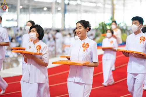 ภาพ No.99781:พิธีทอดผ้าป่า ต้นสมบัติจักรพรรดิ ในวันอาทิตย์ที่ 3 ธันวาคม พ.ศ. 2566 ณ สภาธรรมกายสากล วัดพระธรรมกาย จ.ปทุมธานี