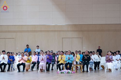 ภาพ No.196038:ผู้ว่าปทุมฯ เปิดงานวันครู ครั้งที่ 69 พ.ศ. 2568 จังหวัดปทุมธานี “เรียนดี มีความสุข : ครูไทยร่วมใจปฏิวัติการศึกษา เด็กฉลาดคิด ฉลาดทำ” ณ วัดพระธรรมกาย - รวมใจระลึกถึงพระคุณบูรพาจารย์ ยกย่องเชิดชูเกียรติผู้ประกอบวิชาชีพทางการศึกษาที่ประกอบคุณงามความดี 