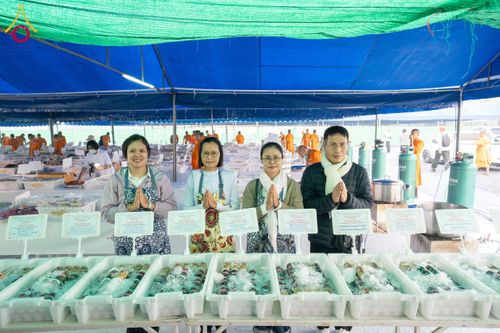 ภาพ No.200861:พิธีถวายภัตตาหารเป็นสังฆทาน แด่พระธรรมยาตรา ณ อนุสรณ์สถานบางปลา วัดบางปลา อำเภอบางเลน จังหวัดนครปฐม ในโครงการธรรมยาตรา กตัญญูบูชา มหาปูชนียาจารย์ พระมงคลเทพมุนี(สด จนฺทสโร) พระผู้ปราบมาร อนุสรณ์สถาน 7 แห่ง ปีที่ 13 วันที่ 24 มกราคม พ.ศ. 2568