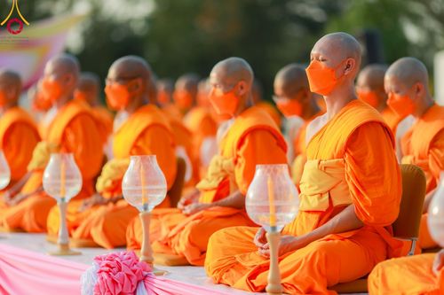 ภาพ No.109566:พิธีจุดประทีปถวายเป็นพุทธบูชา และบูชาธรรมมหาปูชนียาจารย์ วันที่ 10 มกราคม พ.ศ. 2567 ณ อนุสรณ์สถานคลองบางนางแท่น อ.สามพราน จ.นครปฐม