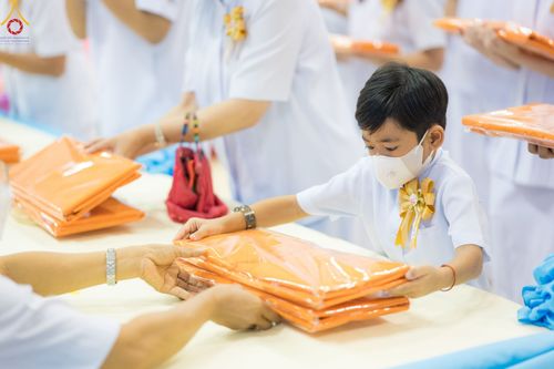 ภาพ No.89041:พิธีทอดผ้าป่าสมทบกฐินครั้งที่ 2 วันศุกร์ที่ 29 กันยายน พ.ศ. 2566 วันเพ็ญขึ้น 15 ค่ำ เดือน 10 ณ ห้องแก้วสารพัดนึก 1 วัดพระธรรมกาย