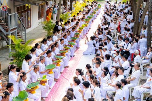 ภาพ No.216680:วันอาทิตย์ที่ 6 เมษายน พ.ศ. 2568 พิธีตัดปอยผม และปลงผมนาคธรรมทายาท โครงการบวชบูชาธรรม81ปี หลวงพ่อธัมมชโย โครงการ 1 และ 2 โครงการนานาชาติ AEC&WAB รุ่น CEO (ผู้บริหาร) รุ่นที่4 ณ หมู่บ้านบรรลุธรรม วัดพระธรรมกาย