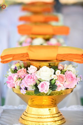 ภาพ No.121118:พิธีทอดผ้าป่า โครงสร้างหลังคา เสาคู่ค้ำฟ้ามหามงคล เพื่อสถาปนาอาคาร 80 ปี หลวงพ่อธัมมชโย ณ ศูนย์ปฏิบัติธรรมวิหารแดง ต.เจริญธรรม อ.วิหารแดง จ.สระบุรี วันที่ 27 มกราคม พ.ศ. 2567