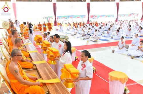 ภาพ No.174222:พิธีทอดกฐินสามัคคีสร้างทุกสิ่ง ปีที่ 8 ณ ธุดงคสถานอำนาจเจริญ ในโครงการกฐินสามัคคีทั่วไทย 30,000 วัด บูชาธรรม 80 ปี หลวงพ่อธัมมชโย โดยคณะศิษยานุศิษย์วัดพระธรรมกาย วันที่ 10 พฤศจิกายน พ.ศ. 2567