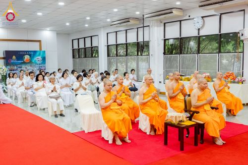 ภาพ No.221367:วันอาทิตย์ที่ 27 เมษายน พ.ศ. 2568 พิธีเจริญพระพุทธมนต์สมโภชดวงแก้วธรรมชัย เนื่องในโอกาสบูชาธรรม 81 ปีหลวงพ่อธัมมชโย อัญเชิญประดิษฐานเนื่องในโอกาสสถาปนาวัดพระธรรมกายไอซ์แลนด์ ณ อาคารปลูกศรัทธา 1 วัดพระธรรมกาย อำเภอคลองหลวง จังหวัดปทุมธานี