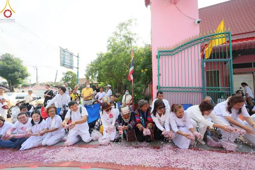 ภาพ No.113098:พิธีต้อนรับพระธรรมยาตรา ปีที่ 12 วันที่ 15 มกราคม พ.ศ. 2567 ณ วัดโบสถ์บน จ.นนทบุรี