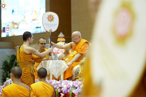 ภาพ No.236207:วันที่ 3 สิงหาคม พ.ศ. 2568 พิธีมุทิตาสักการะพระภิกษุ ผู้สอบได้เปรียญธรรม 9 ประโยค ระดับโลก ปีที่ 37, พิธีมอบโล่และทุนการศึกษา สำนักเรียนบาลีดีเด่นทั่วประเทศ ณ ห้องแก้วสารพัดนึก 1 วัดพระธรรมกาย