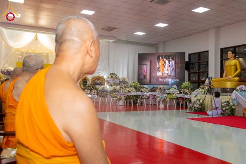 ภาพ No.315507:วันพุธที่ 25 มีนาคม พ.ศ. 2569 พิธีบำเพ็ญกุศล คุณพ่อณรงค์ จินตมากุล  สิริอายุ 99 ปี 11 เดือน โยมบิดา พระครูปลัดรัตนวีรวัฒน์ (รังสฤษดิ์ อิทฺธิจินตโก) ที่ปรึกษาเจ้าคณะจังหวัดปทุมธานี เจ้าอาวาสวัดพระธรรมกาย  ณ ห้องปลูกศรัทธา 2 วัดพระธรรมกาย ปทุมธานี