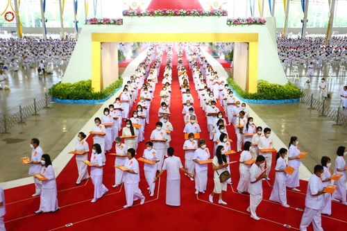 ภาพ No.88942:พิธีทอดผ้าป่าสมทบกฐินครั้งที่ 2 วันศุกร์ที่ 29 กันยายน พ.ศ. 2566 วันเพ็ญขึ้น 15 ค่ำ เดือน 10 ณ ห้องแก้วสารพัดนึก 1 วัดพระธรรมกาย